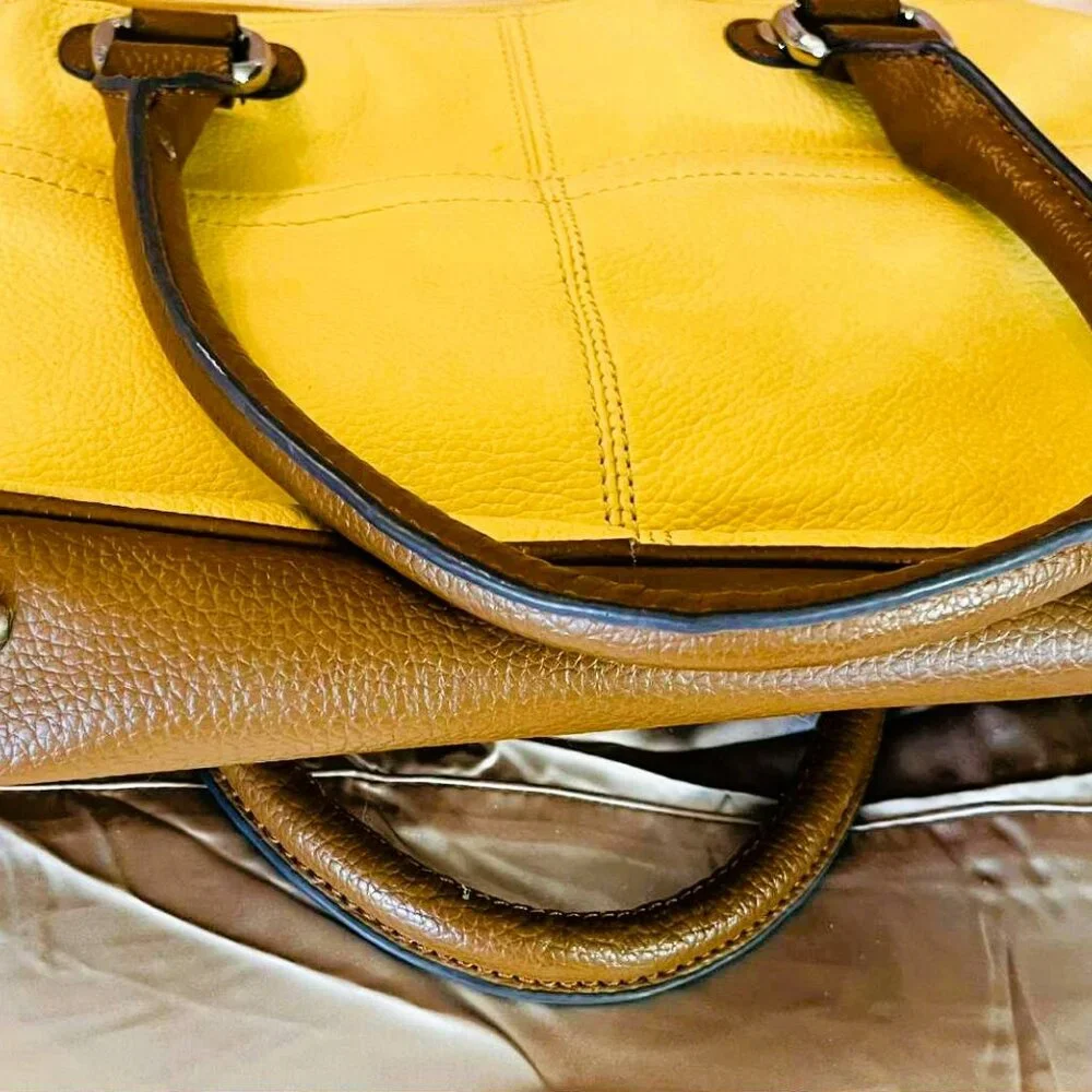 Vintage Tignanello Yellow Leather Shoulder Bag USA Rare 2000s Top Handle - Picture 10 of 16